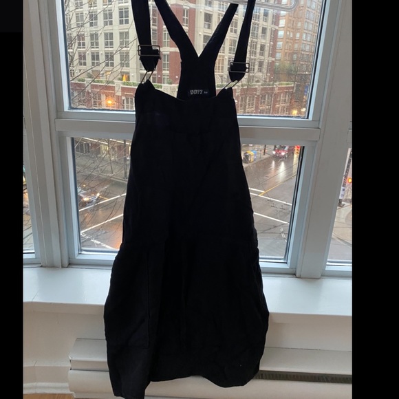 Black shorts overalls - Picture 1 of 1